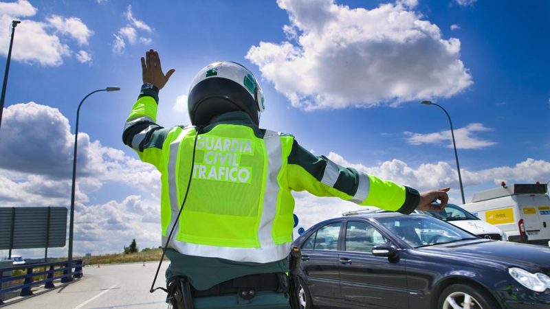 Los ayuntamientos están obligados a comunicar los siniestros con víctimas y los que conllevan la retirada de los puntos a la DGT.