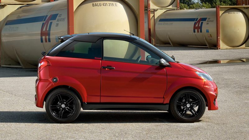 Este es uno de los famosos coches sin carnet o microcoches