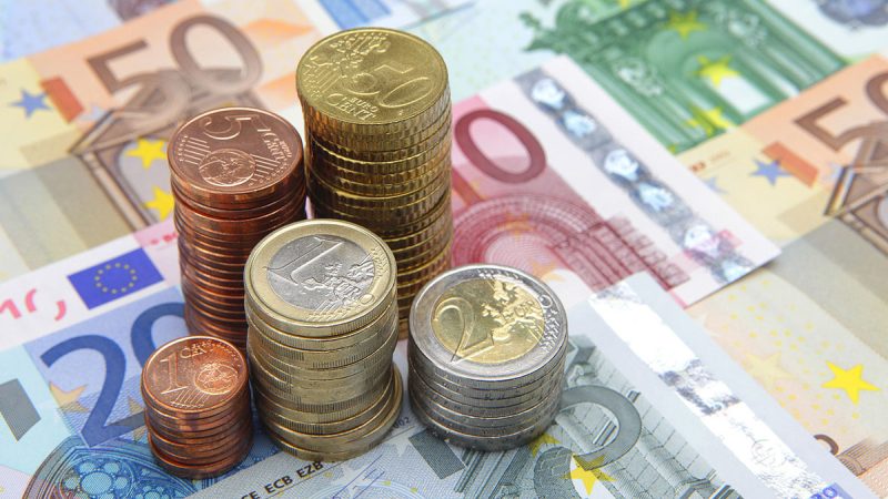 El precio en España de la renovación de carnet de conducir va desde 40 a 110 euros.